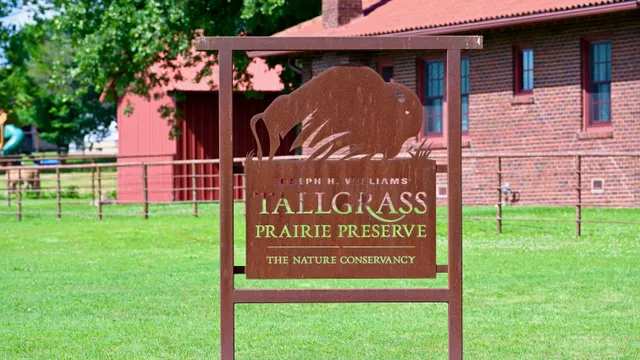 Tallgrass Prairie Preserve (sign)